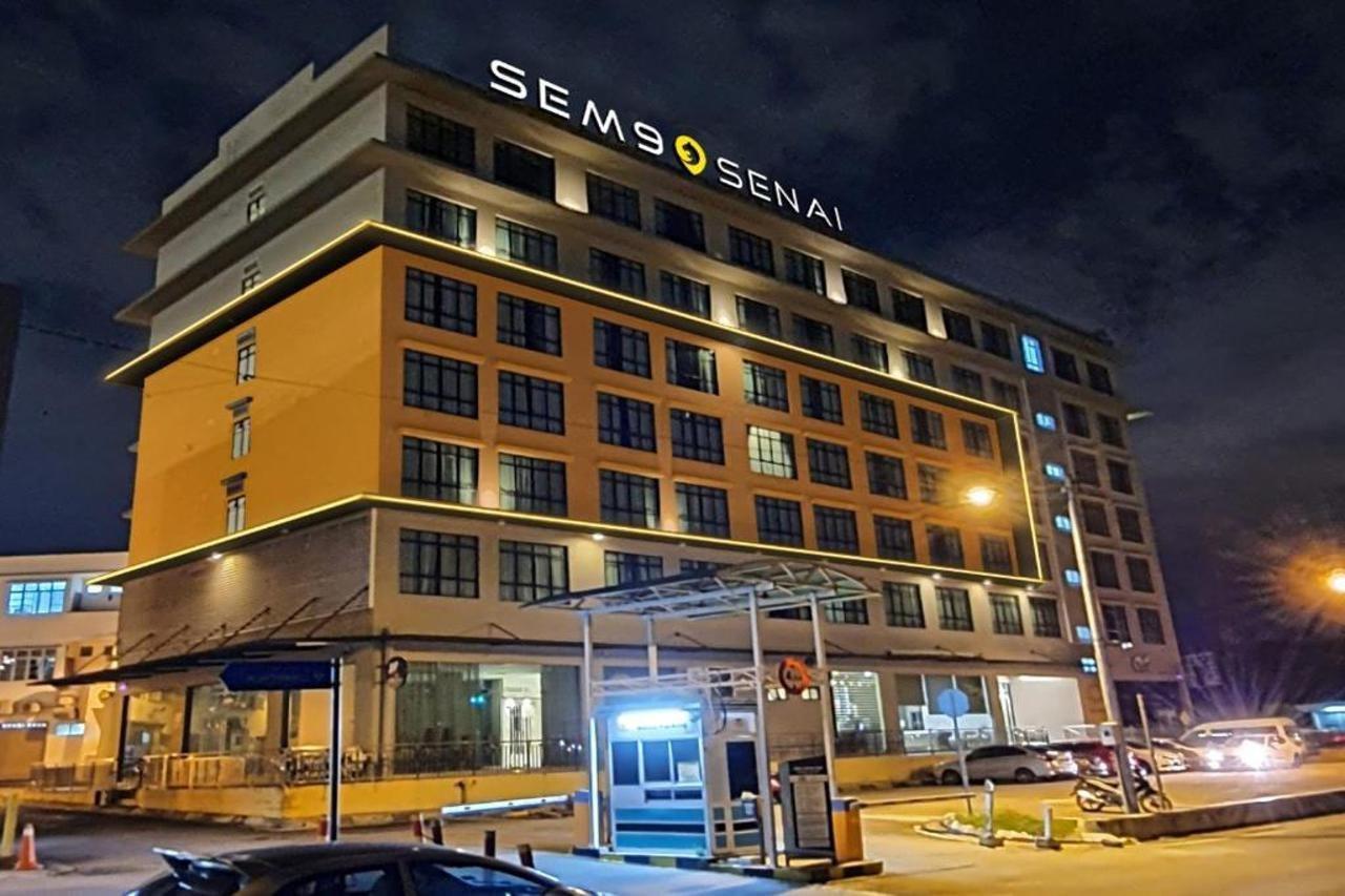 Sem9 Senai Hotel Kulai Exterior photo